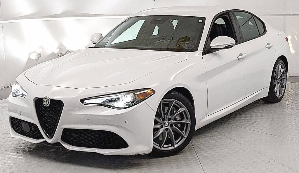 Used 2022 Alfa Romeo Giulia Sprint RWD image 6