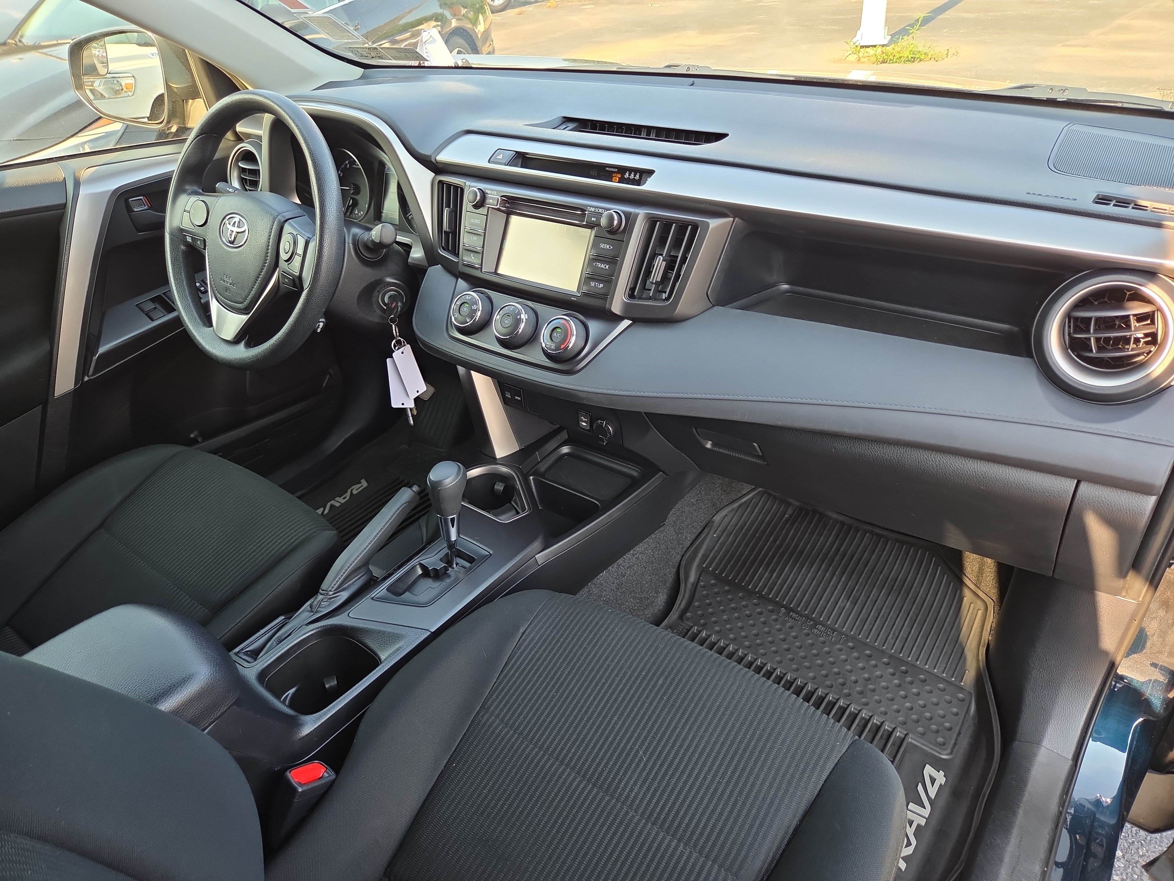 Used 2018 Toyota RAV4 LE w/ All Weather Liner Package AWD/4WD image 19