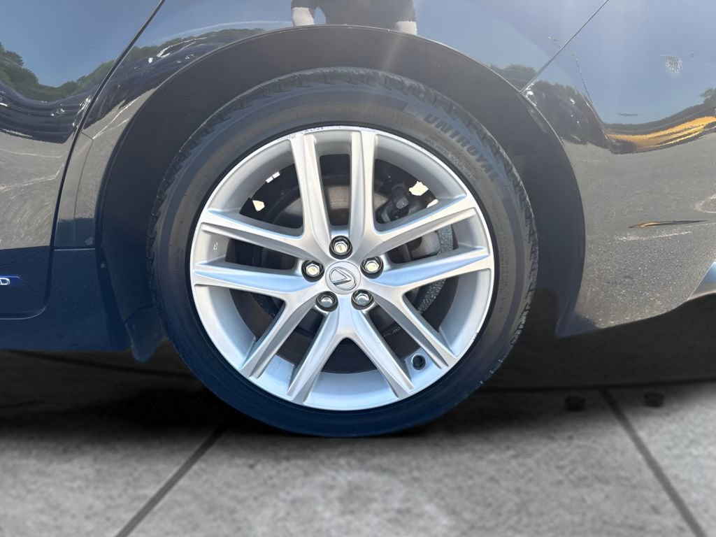 Used 2015 Lexus CT 200h w/ Navigation Package FWD image 31