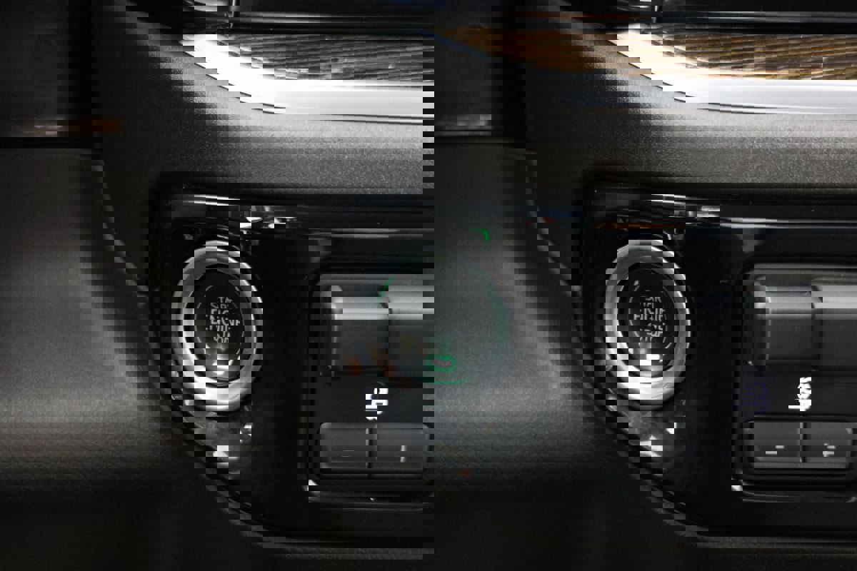 Used 2024 GMC Sierra 3500 SLE w/ SLE Value Package image 19