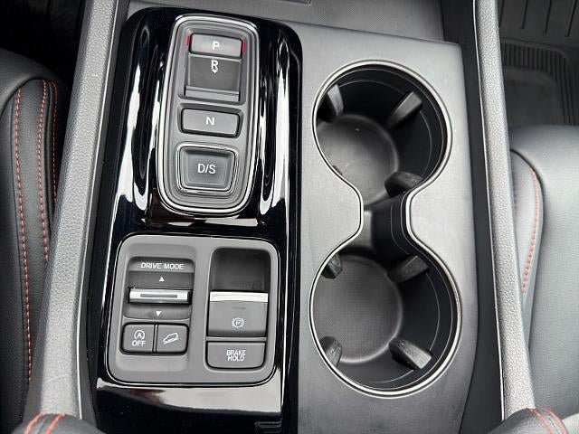 Used 2025 Honda Pilot TrailSport image 31