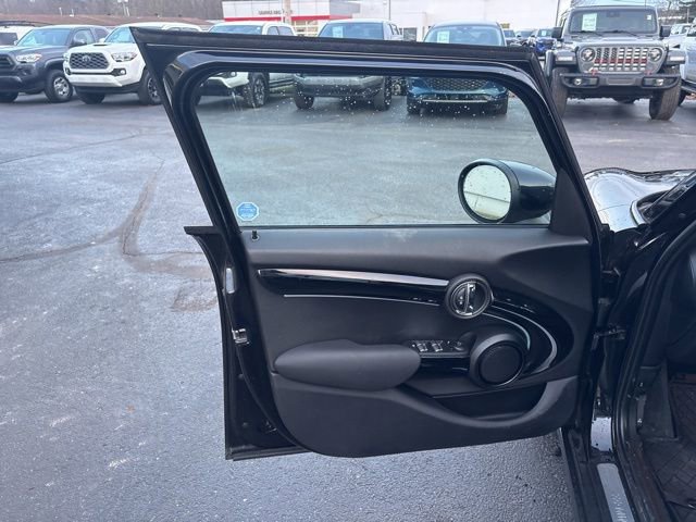 Used 2023 MINI Cooper S w/ Signature Upholstery Package image 9