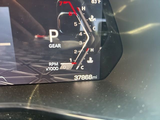Used 2024 GMC Canyon AT4 w/ AT4 Premium Package AWD/4WD image 6