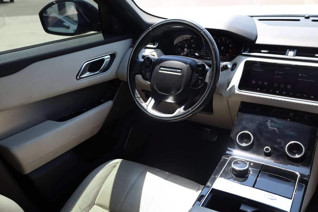 Used 2018 Land Rover Range Rover Velar R-Dynamic SE AWD/4WD image 19
