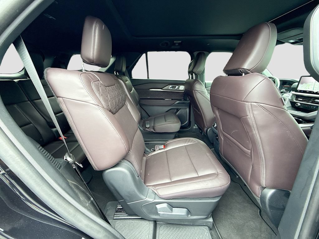 Used 2025 Ford Explorer Platinum w/ LUX Leather Package AWD/4WD image 31