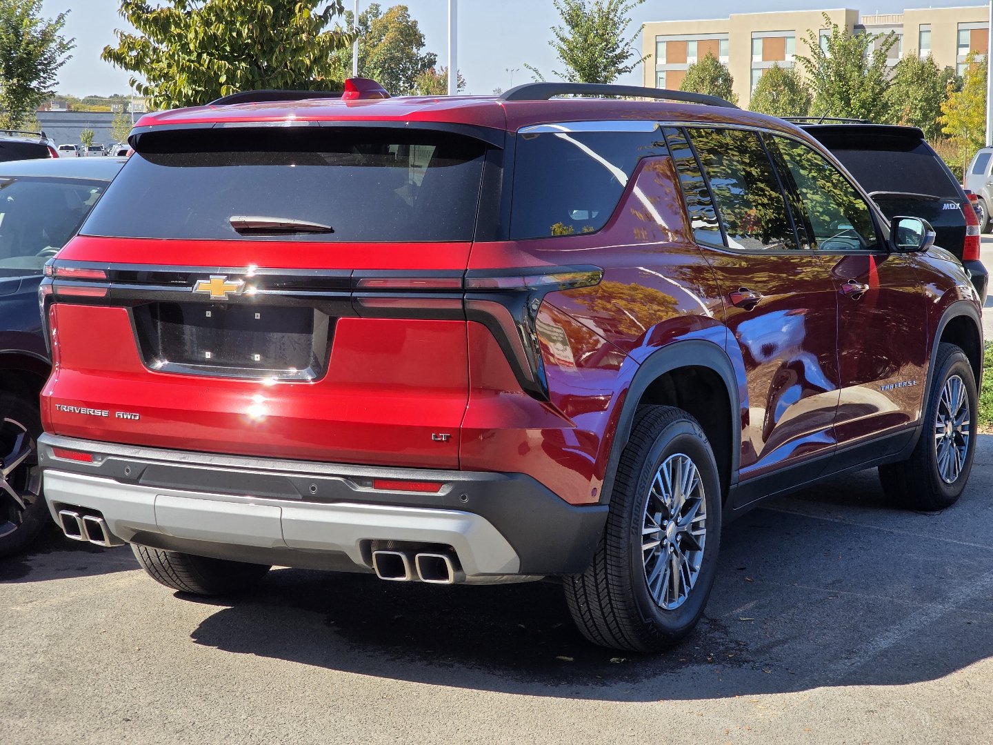 Used 2024 Chevrolet Traverse LT w/ Enhanced Driving Package AWD/4WD image 8