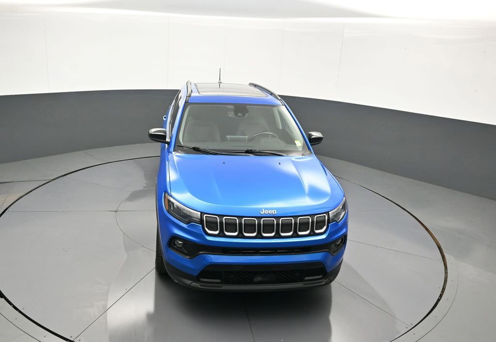 Used 2022 Jeep Compass Latitude w/ Sun and Sound Group AWD/4WD image 34