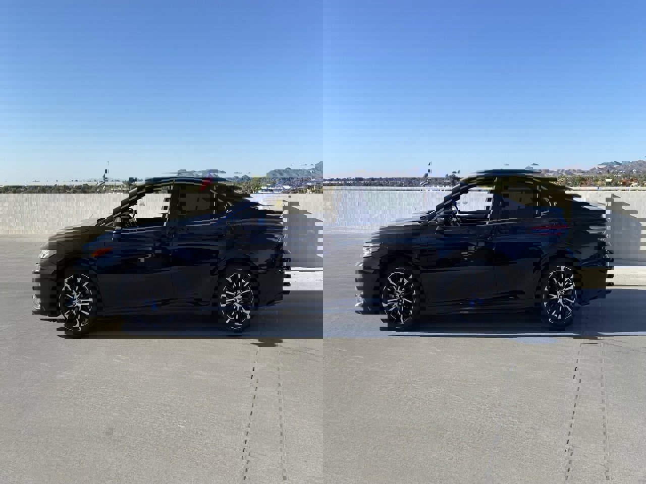 Used 2018 Toyota Camry SE image 6