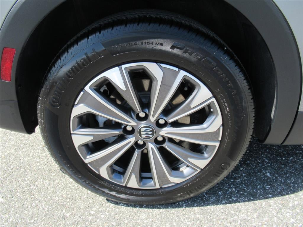 Used 2025 Buick Envision Preferred AWD/4WD image 8