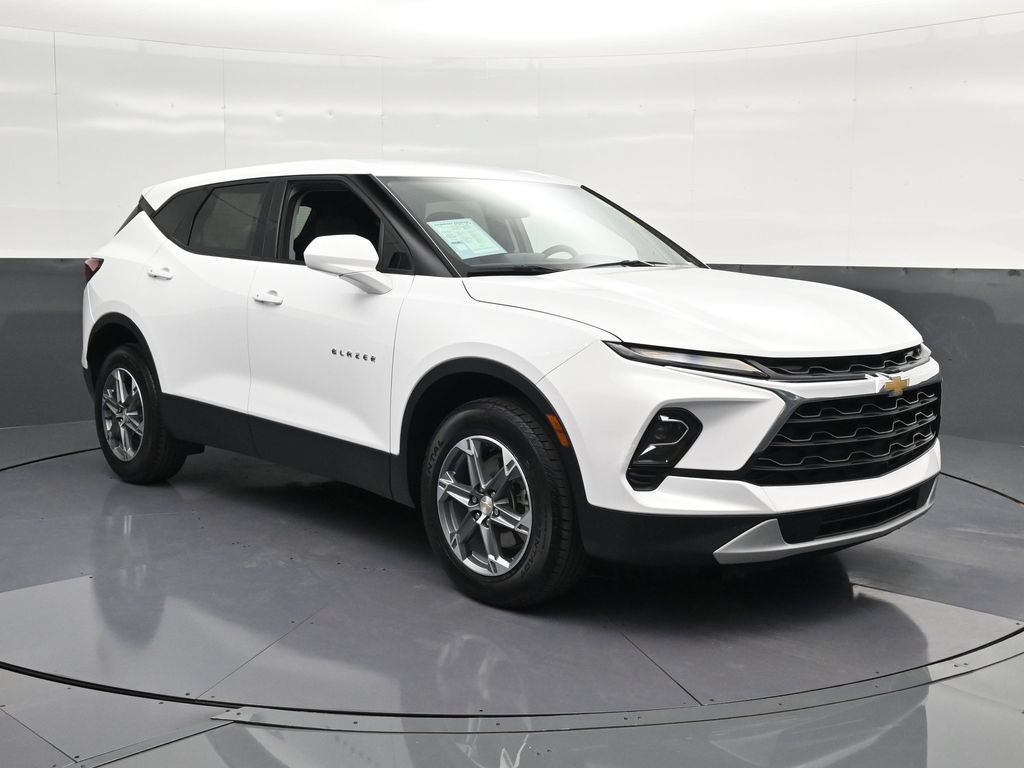 Used 2023 Chevrolet Blazer LT FWD image 5