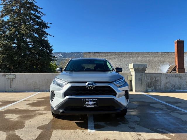 Used 2024 Toyota RAV4 LE AWD/4WD image 5
