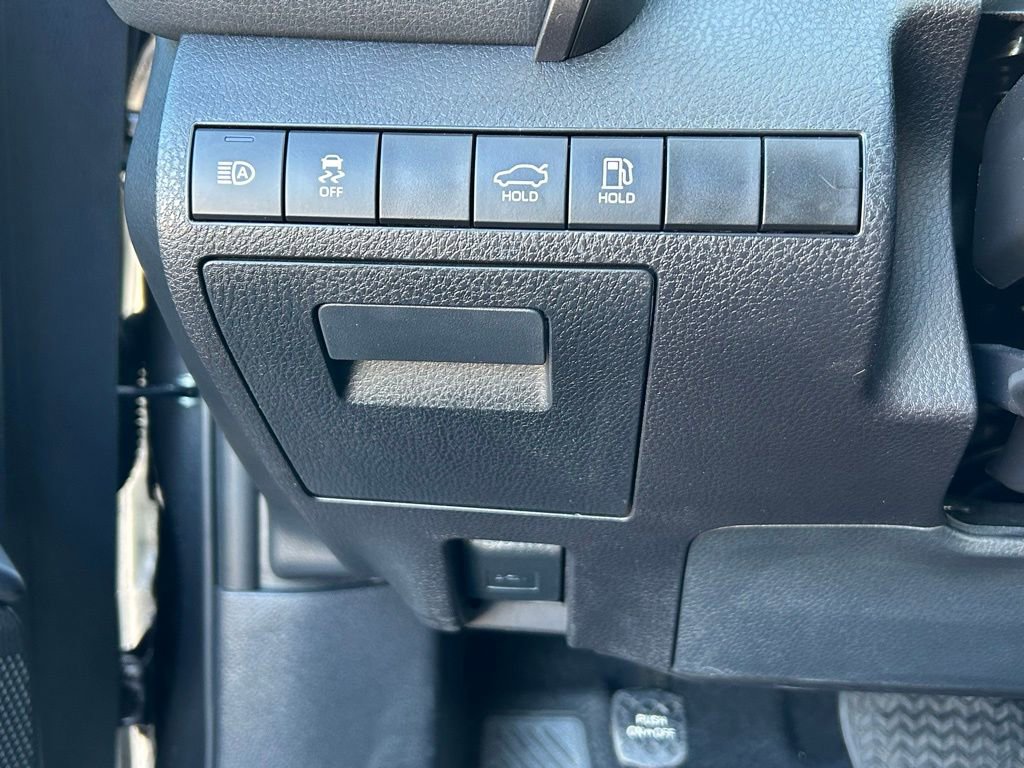 Used 2023 Toyota Camry SE image 16