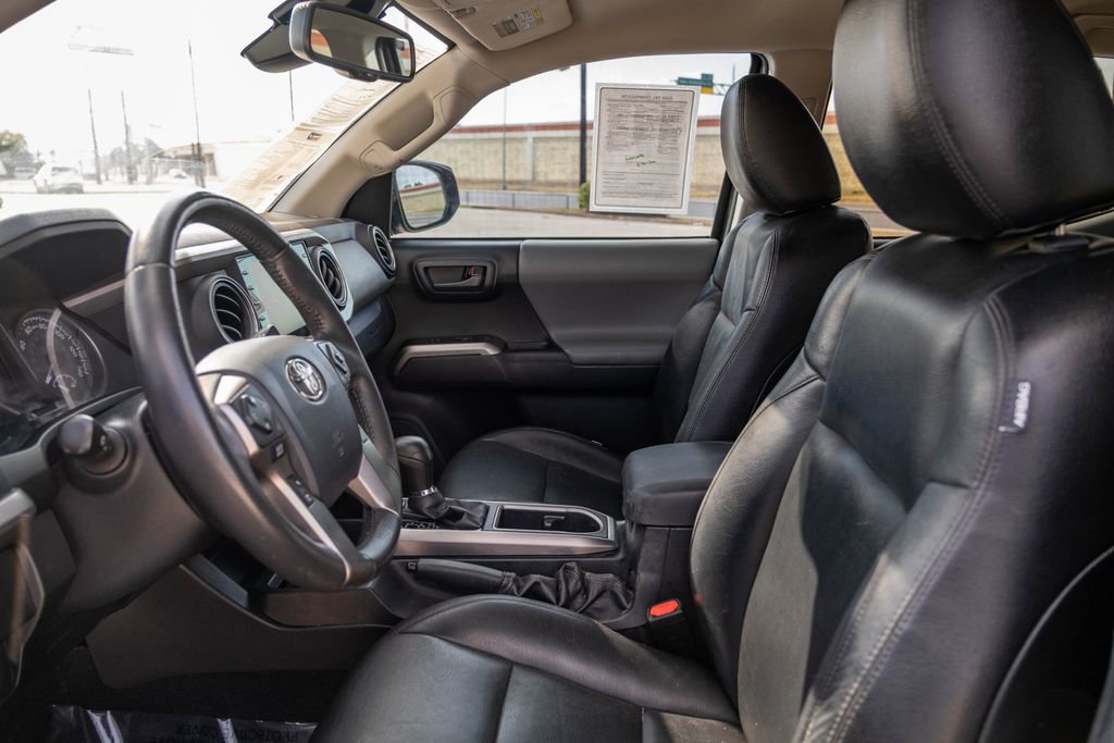 Used 2020 Toyota Tacoma SR5 image 12