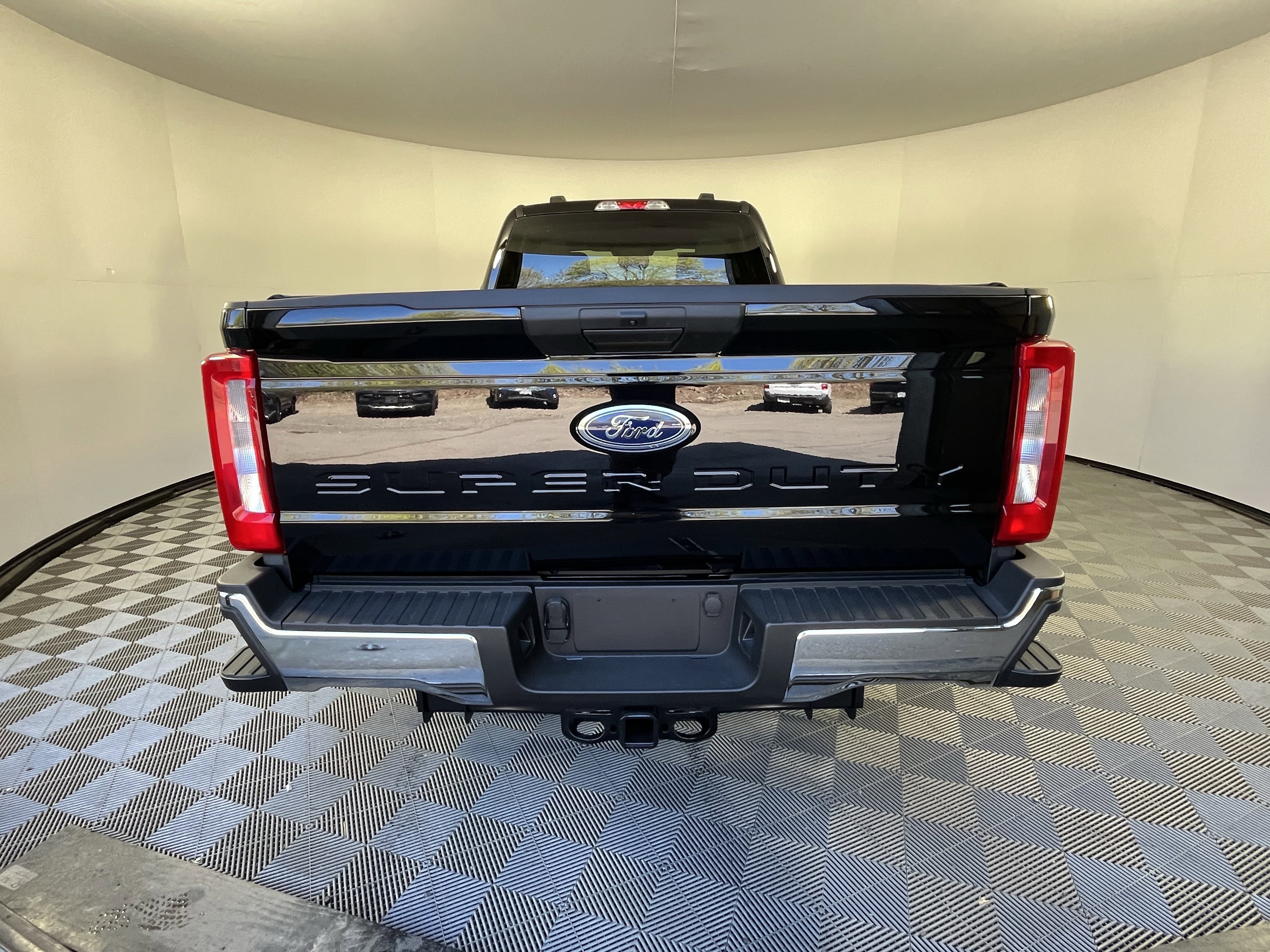 Used 2026 Ford F250 XLT w/ FX4 Off-Road Package image 4