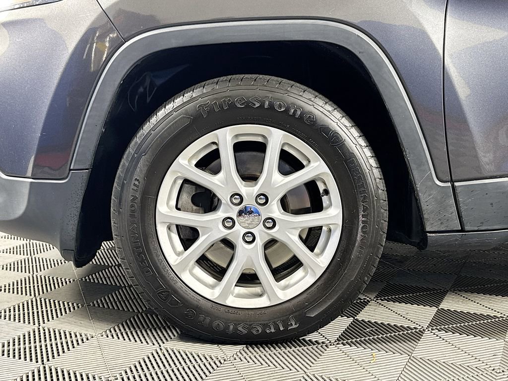 Used 2016 Jeep Cherokee Latitude w/ Cold Weather Group image 29