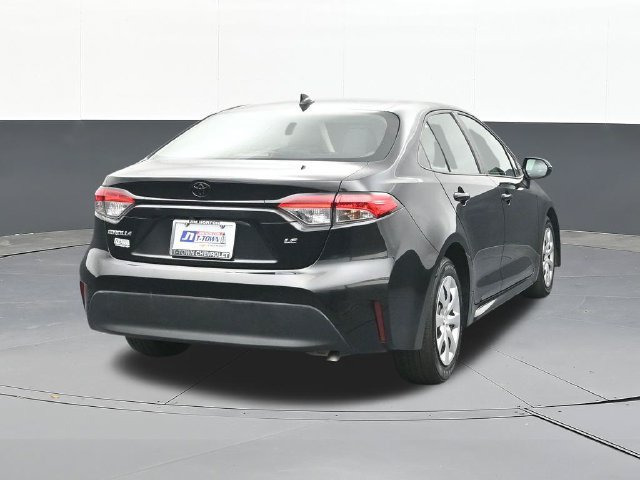 Used 2025 Toyota Corolla LE FWD image 12