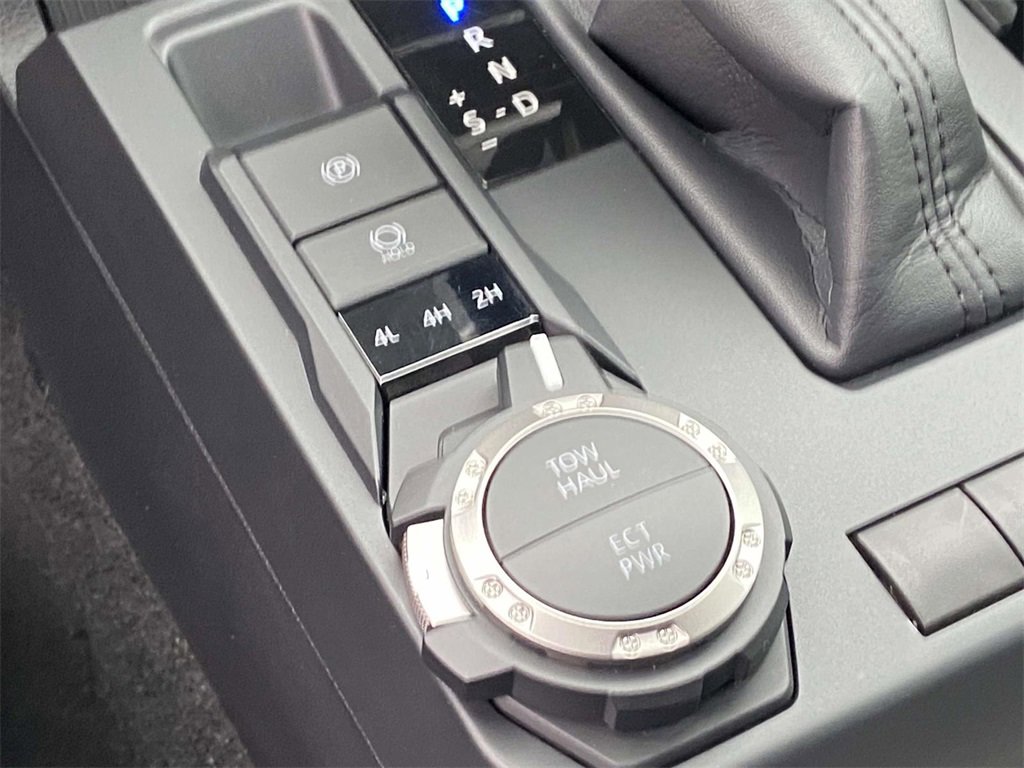 Used 2025 Toyota Tacoma SR5 image 25