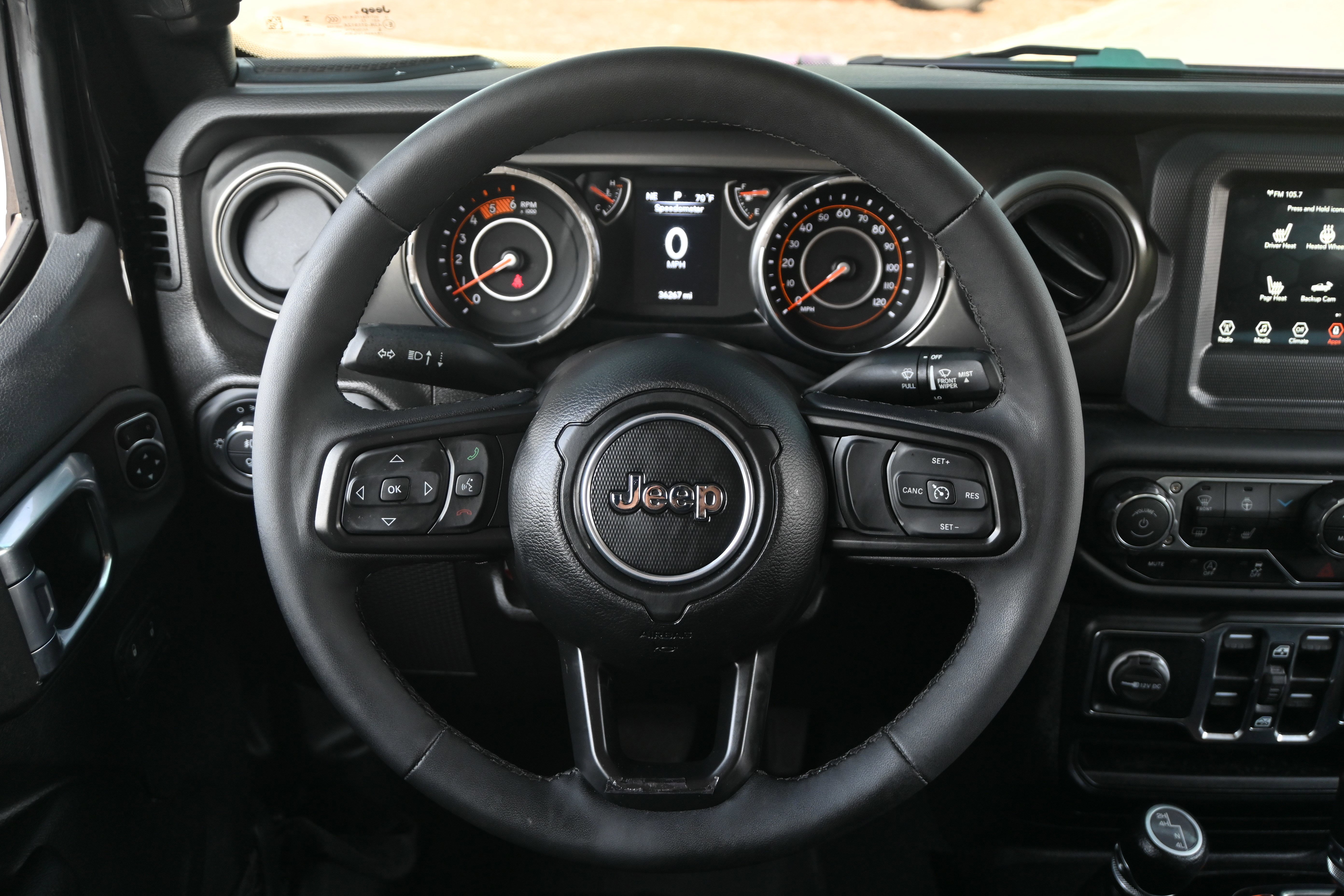 Used 2023 Jeep Gladiator Sport image 18