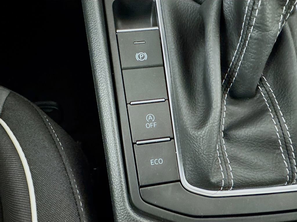 Used 2025 Volkswagen Jetta Sport image 16