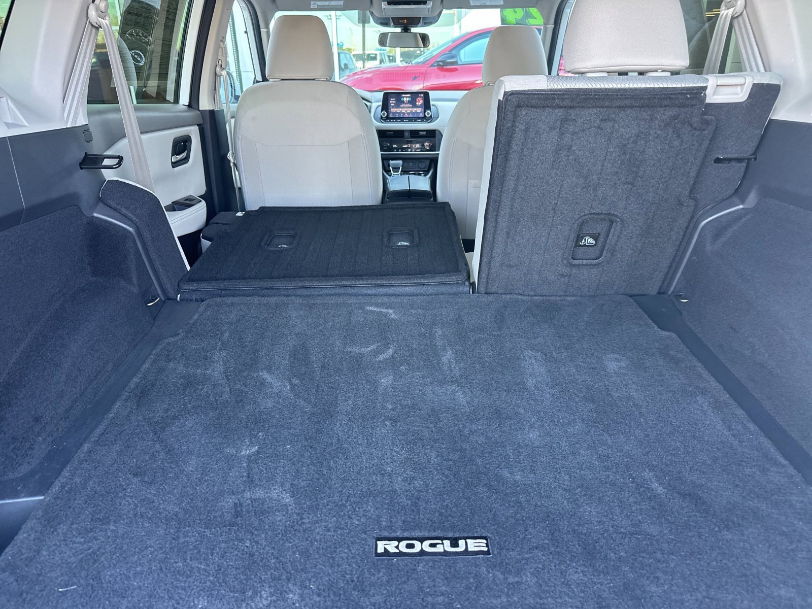 Used 2024 Nissan Rogue SV image 15