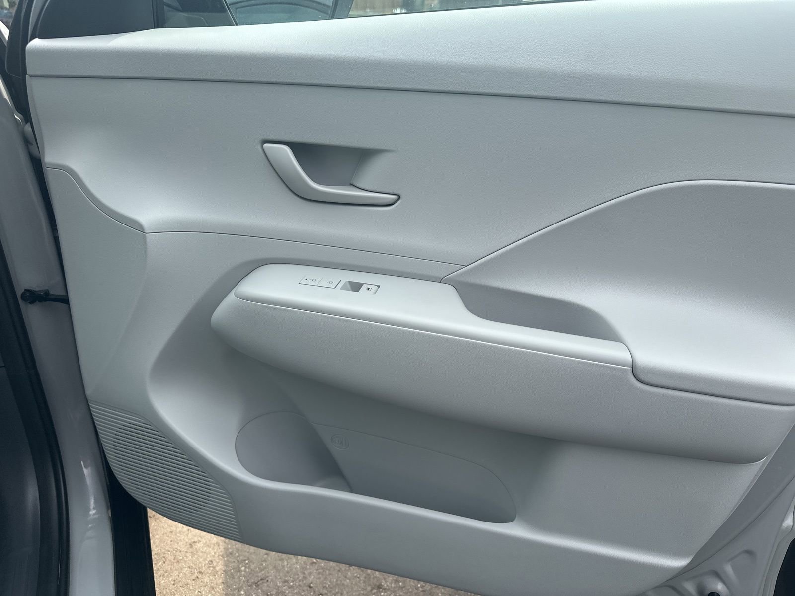 Used 2025 Hyundai Kona SEL image 38