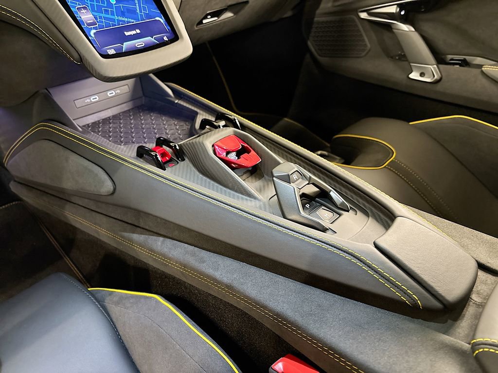 Used 2025 Lamborghini Revuelto image 13