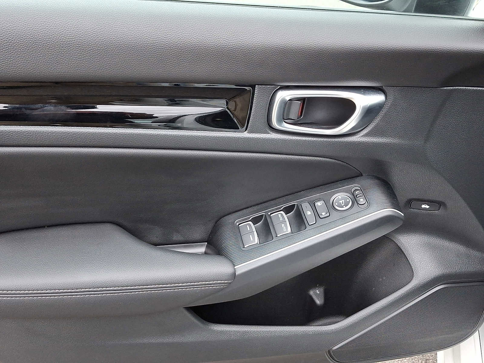 Used 2025 Honda Civic Sport Touring image 12