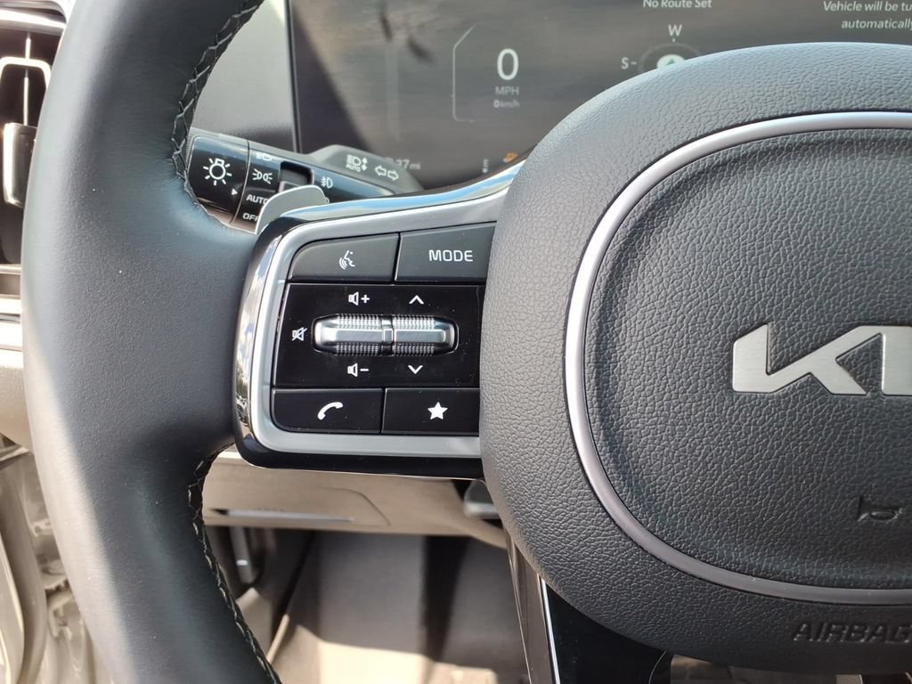 Used 2025 Kia Sorento SX AWD/4WD image 37