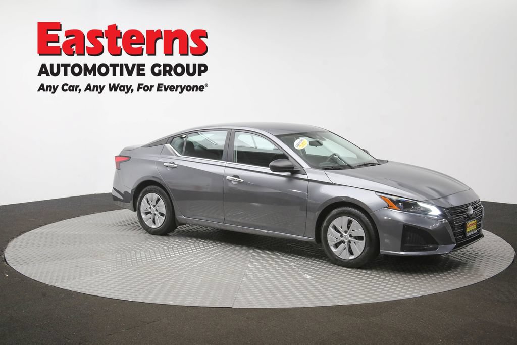 Used 2024 Nissan Altima 2.5 S FWD image 43