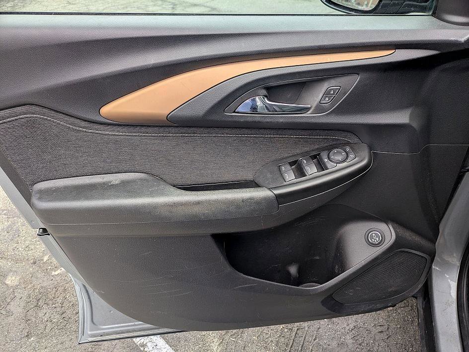 Used 2023 Chevrolet TrailBlazer ACTIV w/ Sun and Liftgate Package image 14