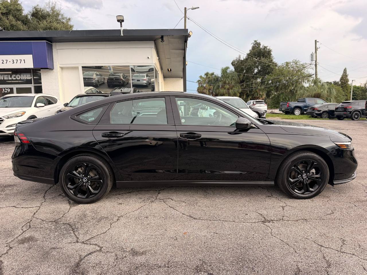 Used 2025 Honda Accord SE image 6