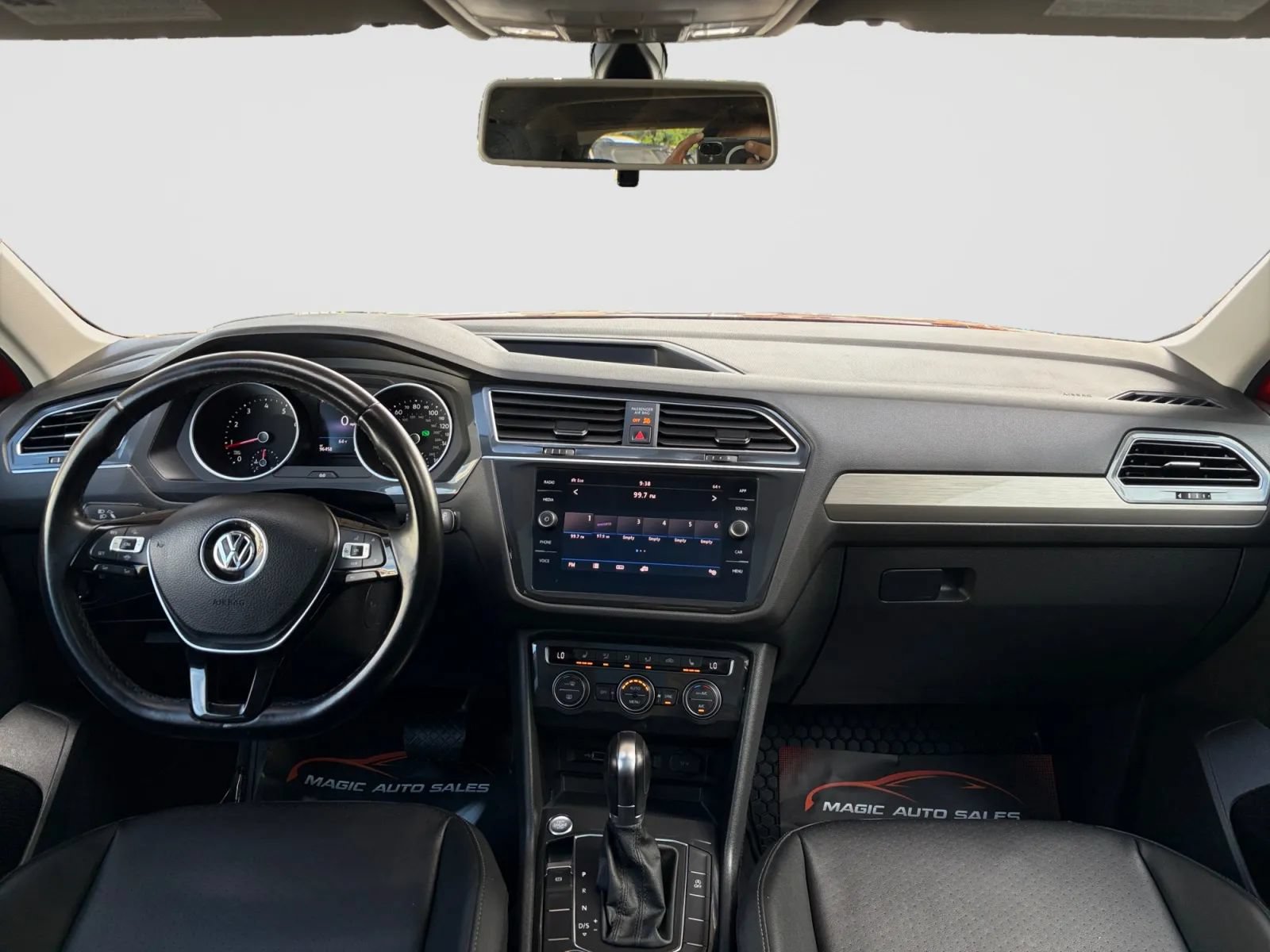 Used 2019 Volkswagen Tiguan SE w/ Panoramic Sunroof Package AWD/4WD image 24