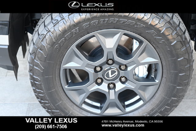 Used 2025 Lexus GX 550 AWD/4WD image 23
