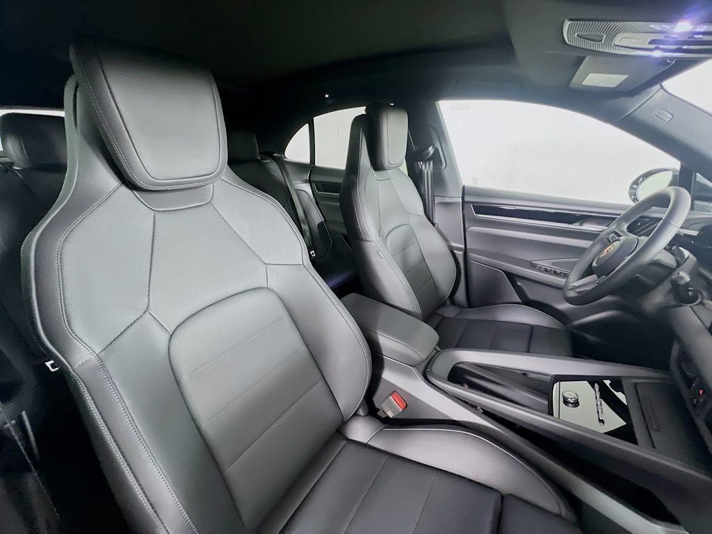 New 2026 Porsche Macan 4 Electric AWD/4WD image 30