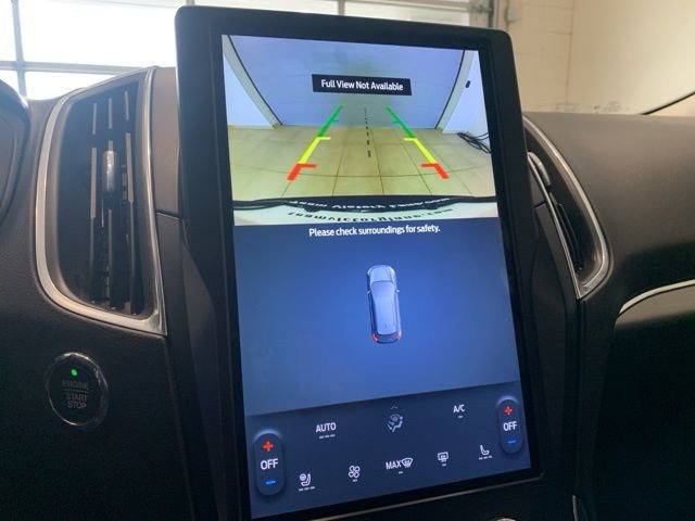 Used 2022 Ford Edge Titanium image 23