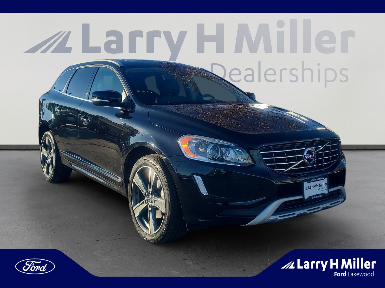 Used 2017 Volvo XC60 T5 Dynamic w/ Preferred Option Package image 7