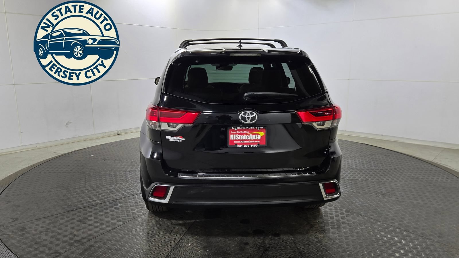 Used 2017 Toyota Highlander Limited w/ Protection Package #3 AWD/4WD image 6