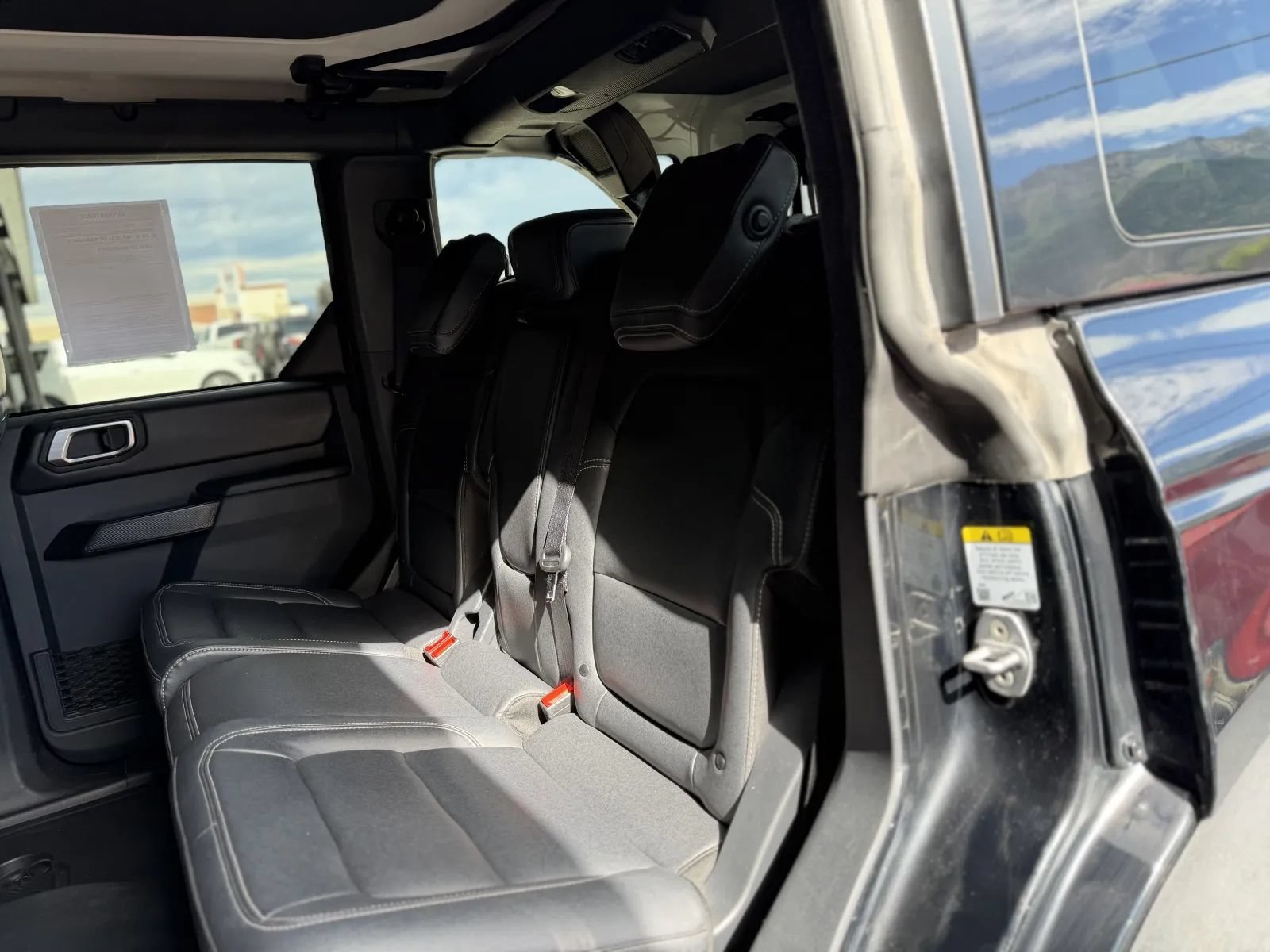 Used 2025 Ford Bronco Badlands AWD/4WD image 17