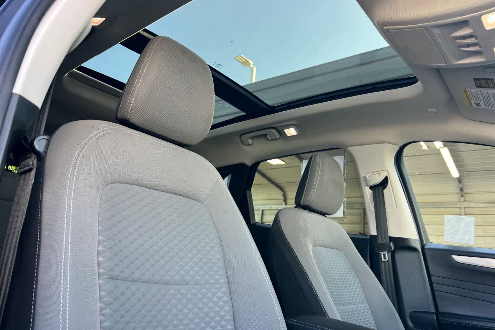 Used 2021 Ford Escape SE w/ Cold Weather Package image 20