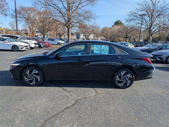 Certified 2025 Hyundai Elantra SEL image 7