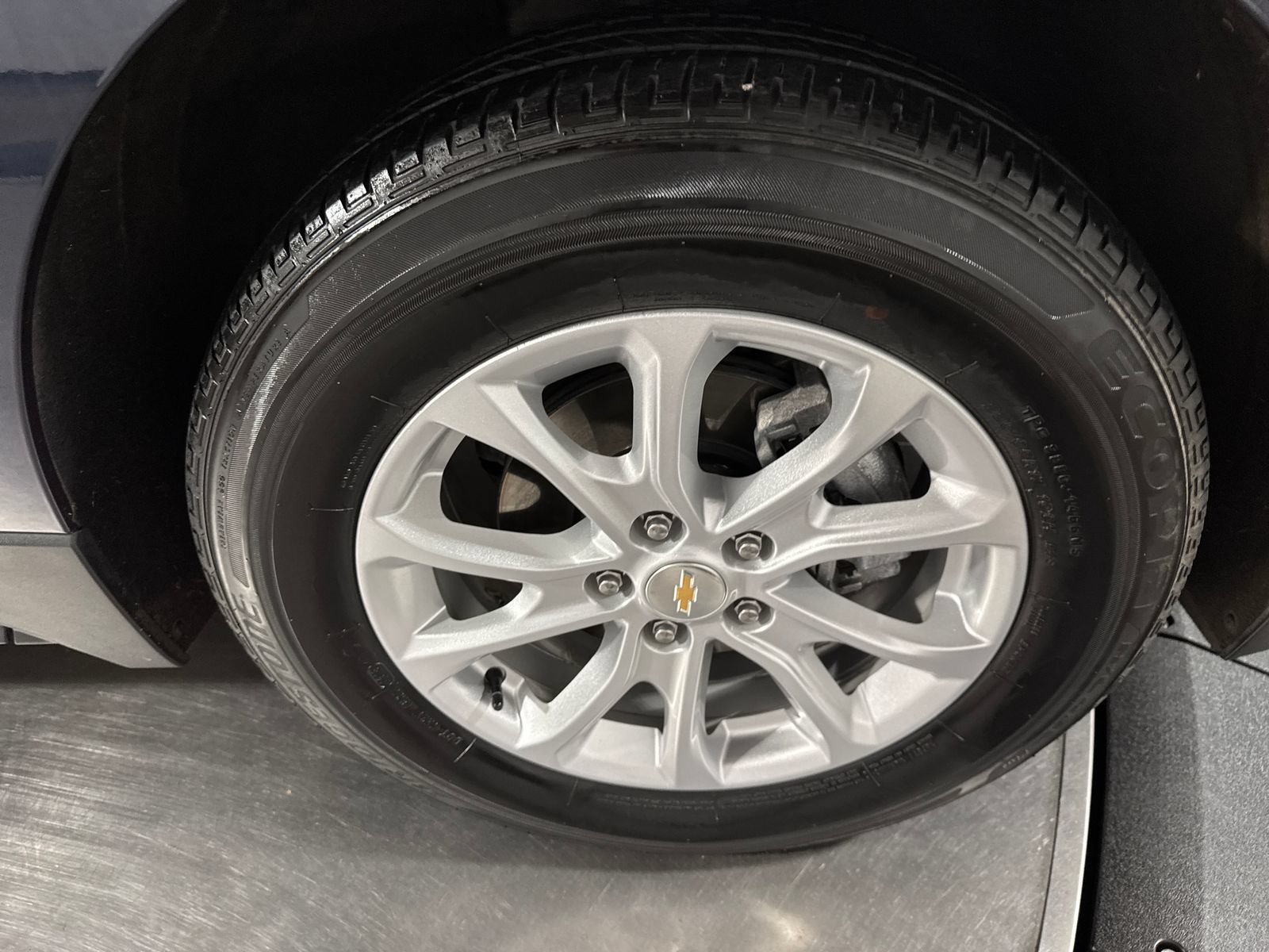 Used 2018 Chevrolet Equinox LT AWD/4WD image 14