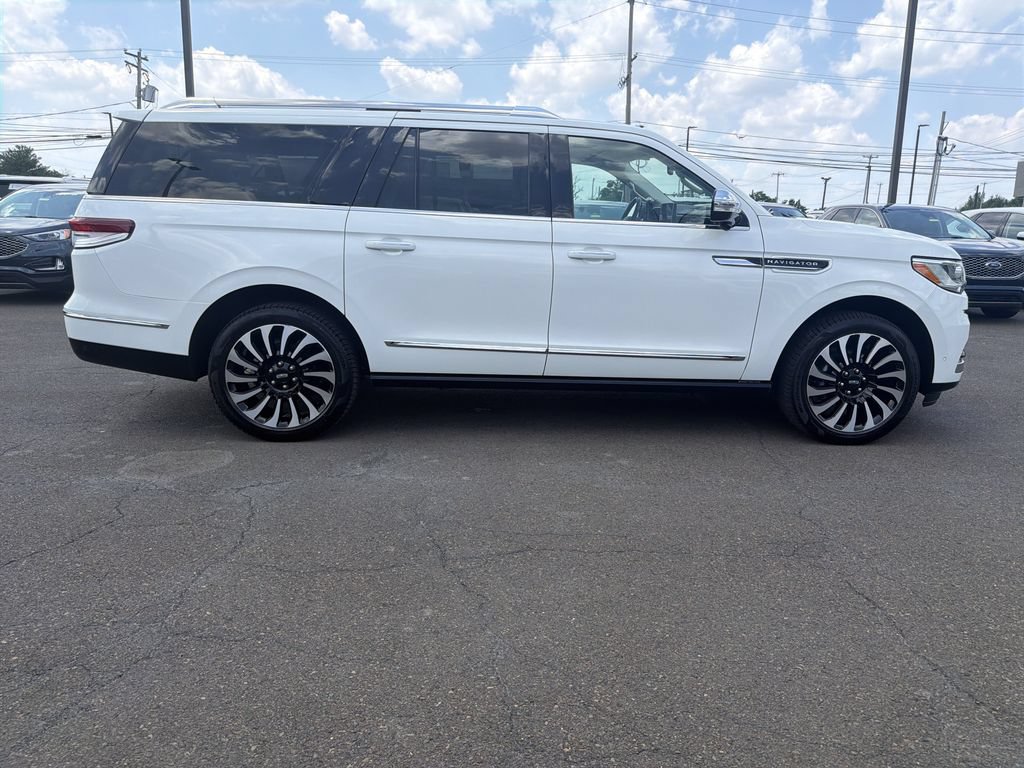 Certified 2024 Lincoln Navigator L Black Label AWD/4WD image 5