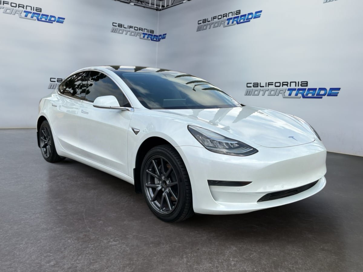 Used 2020 Tesla Model 3 Standard Range RWD image 3