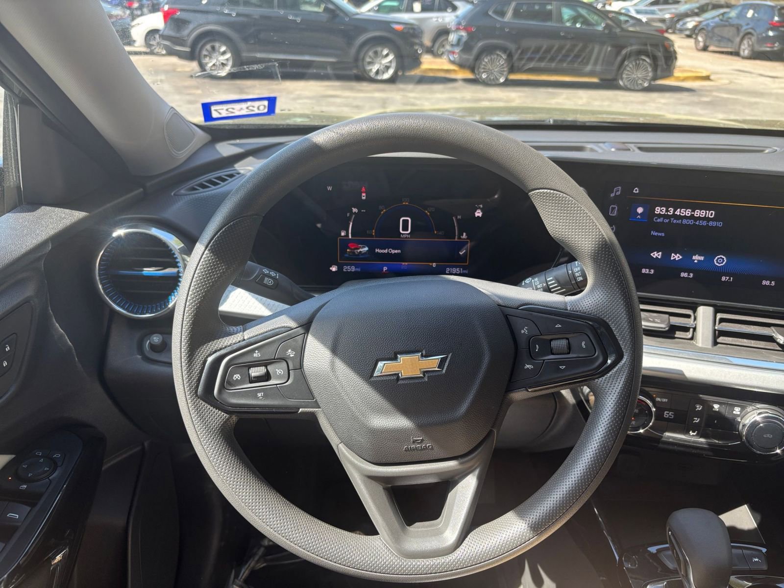 Used 2025 Chevrolet Trax LT image 29