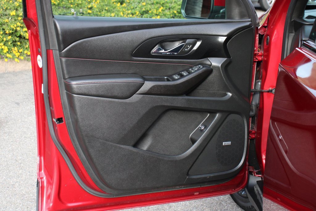 Used 2023 Chevrolet Traverse RS image 18