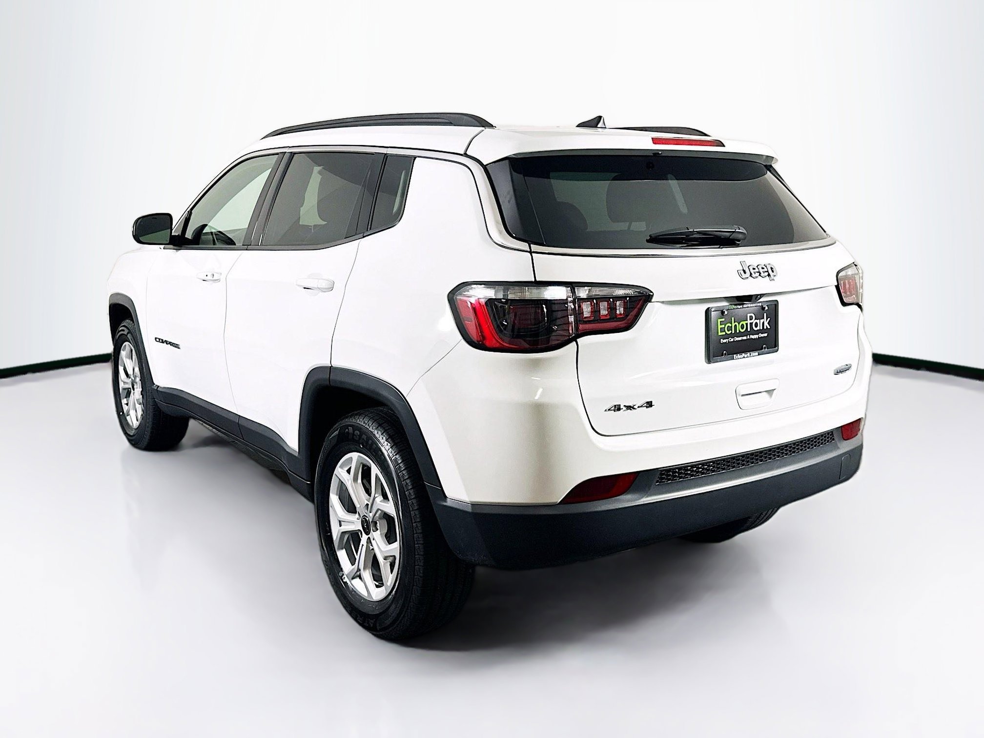 Used 2025 Jeep Compass Latitude image 5