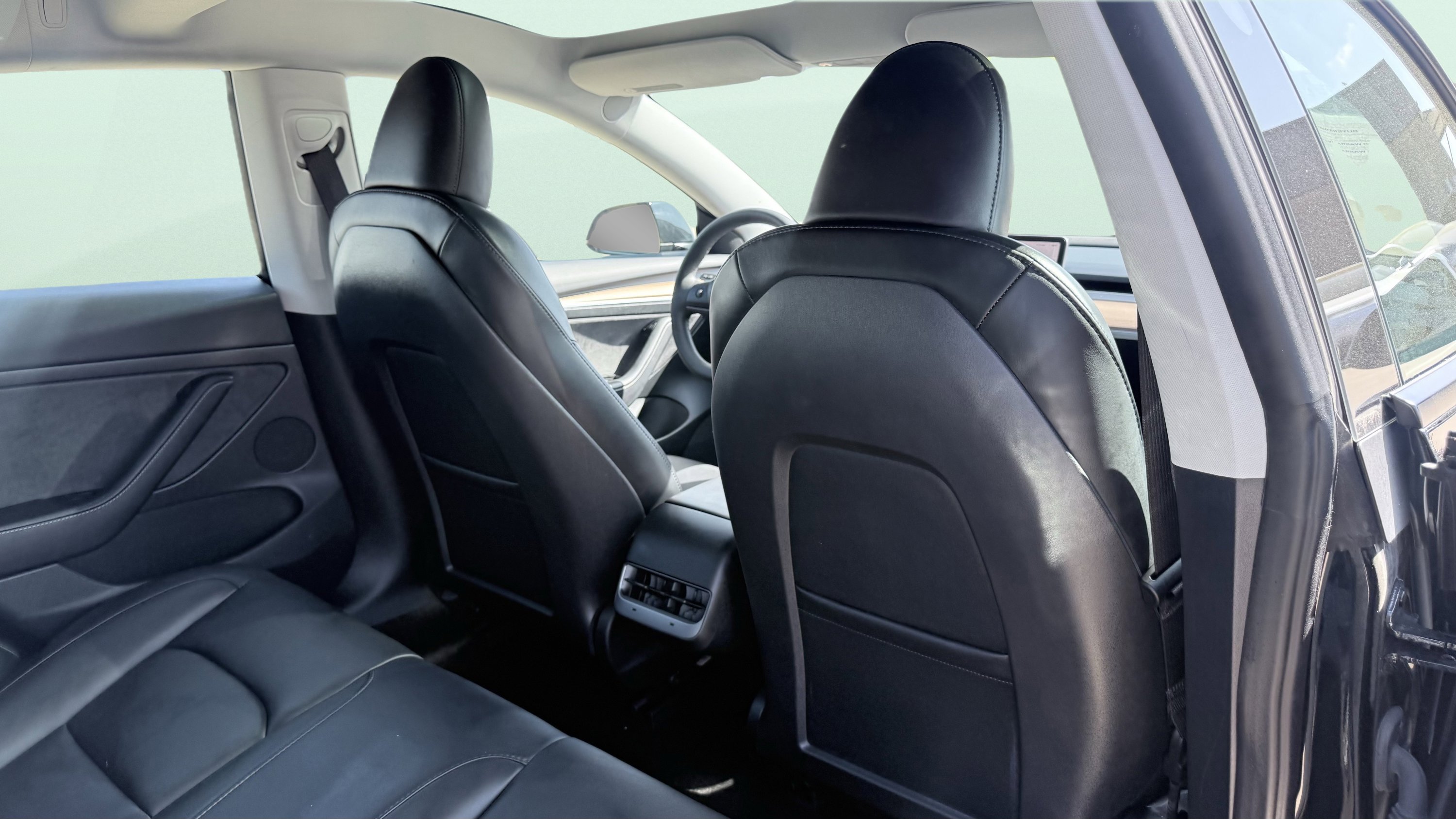 Used 2023 Tesla Model 3 Standard Range image 36