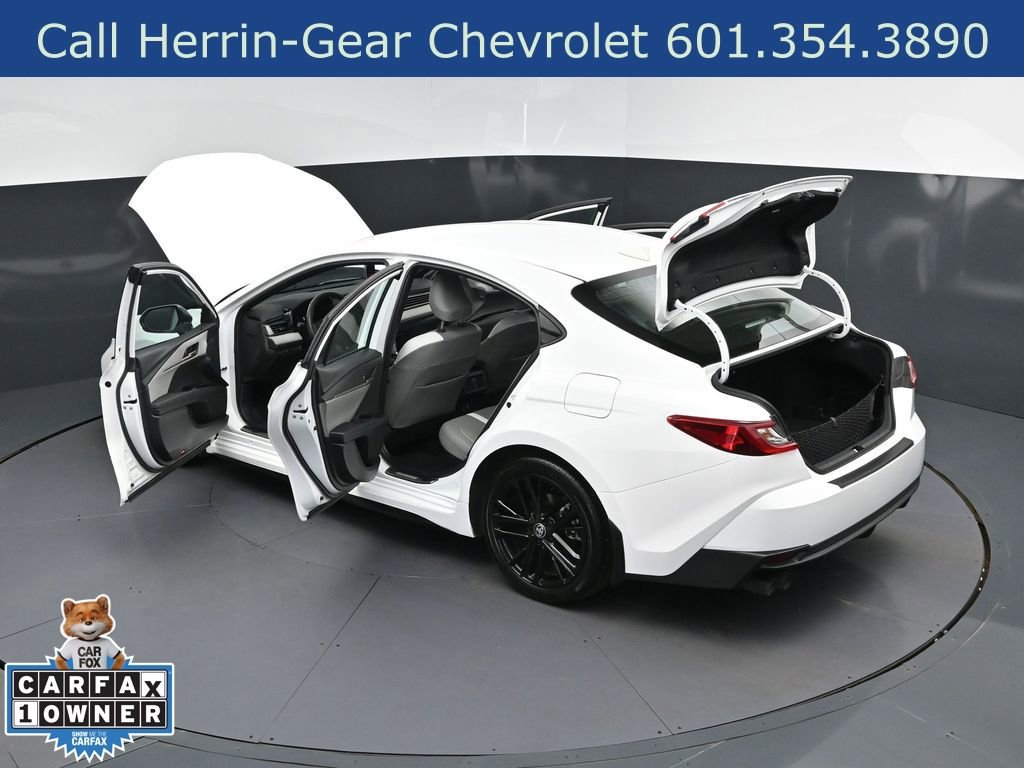 Used 2025 Toyota Camry SE w/ Convenience Package image 48