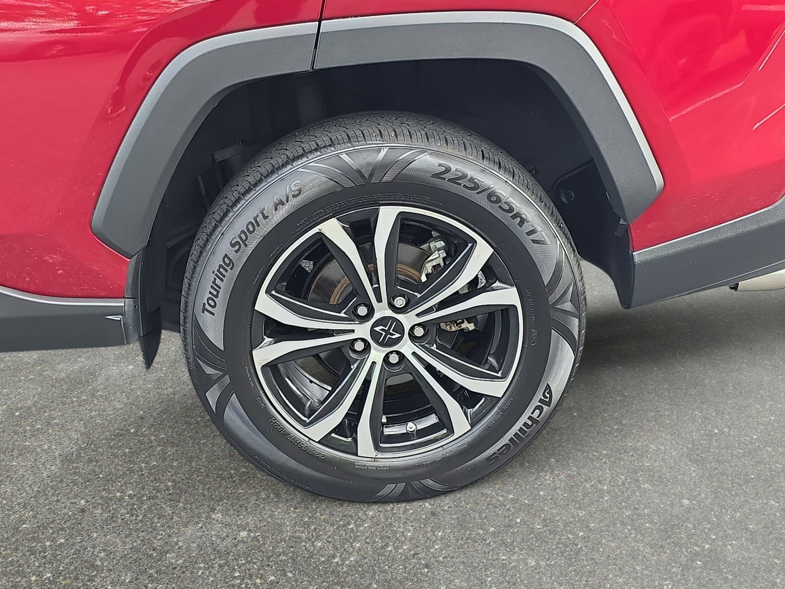 Used 2021 Toyota RAV4 LE image 31