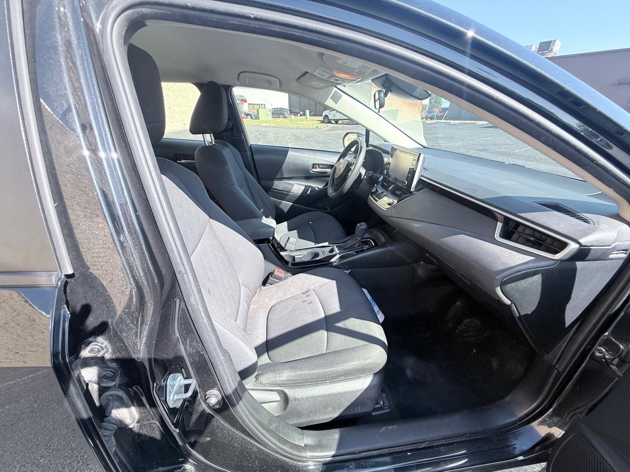 Used 2021 Toyota Corolla LE FWD image 11
